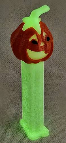 PEZ - Halloween - Halloween 2003 - Pumpkin - D