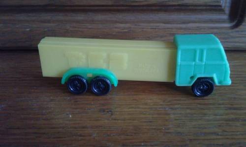 PEZ - Trucks - Series C - Cab #1 - Green Cab - B