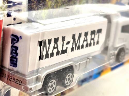 PEZ - Advertising Walmart 1964 - Transporter - White cab, white trailer