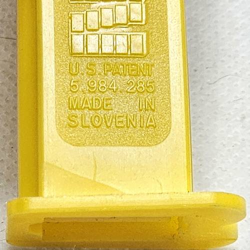 PEZ - Bugz - Crystal Collection - Centipede - Blue Crystal Head