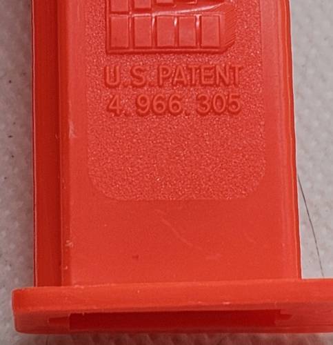 PEZ - Christmas - Santa Claus - Pink Head, Neon Red Hat - D
