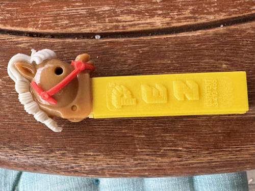 PEZ - Circus - Pony-Go-Round - Caramel/Off-White/Red/Black