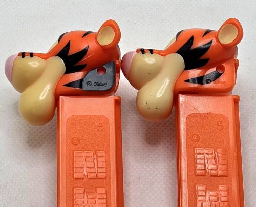 PEZ - Disney Classic - Winnie the Pooh - Tigger - Gray Neck - A