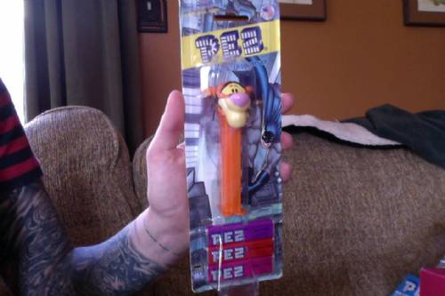 PEZ - Winnie the Pooh - Tigger - Orange Neck, light blue nose - A