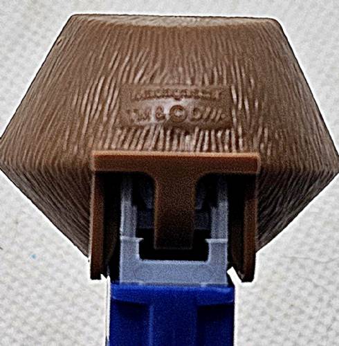 PEZ - Madagascar - Alex - With Line, Medium Brown Head, Yellow Snout