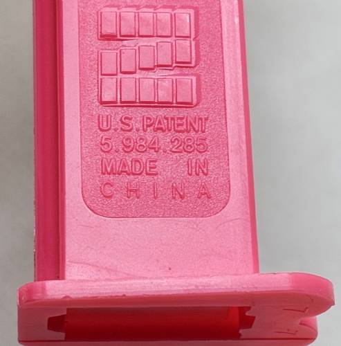 PEZ - Dreamworks Movies - Madagascar - Gloria - painted ears