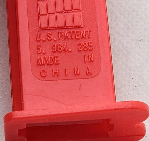 PEZ - Madagascar - Marty - Small Pupils, Dark Grey Snout, painted ears