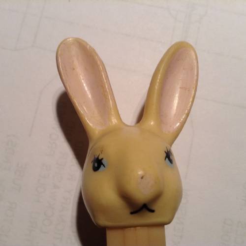 PEZ - Easter - Bunny - Off-White Head - D