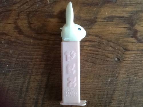 PEZ - Easter - Bunny - Off-White Head - D