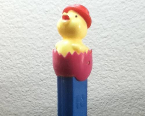 PEZ - Easter - Chick with Hat - Red Hat, Lavender Eggshell - C