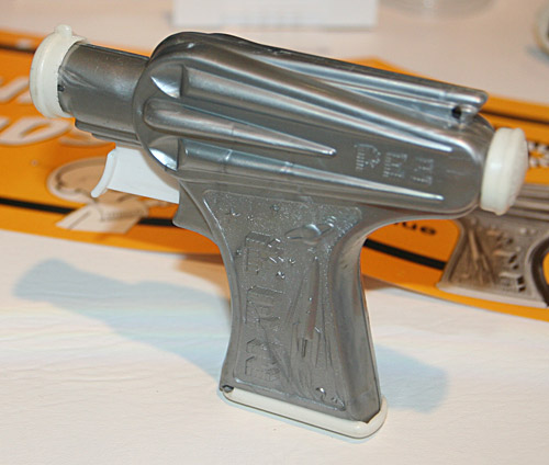 PEZ - Guns - 50's Space Gun - Silver