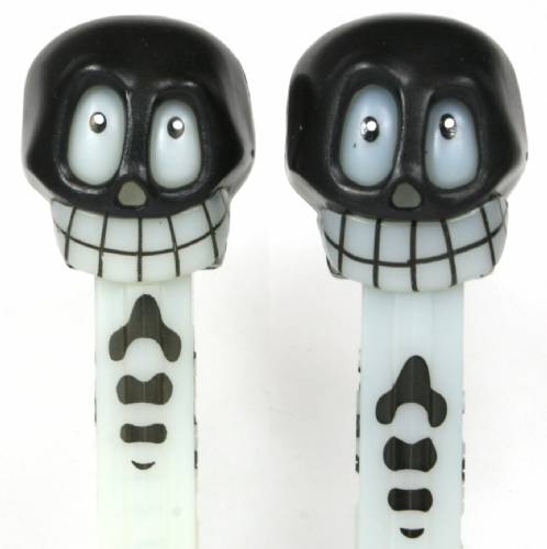 PEZ - Halloween - Halloween 2003 - Skull - C