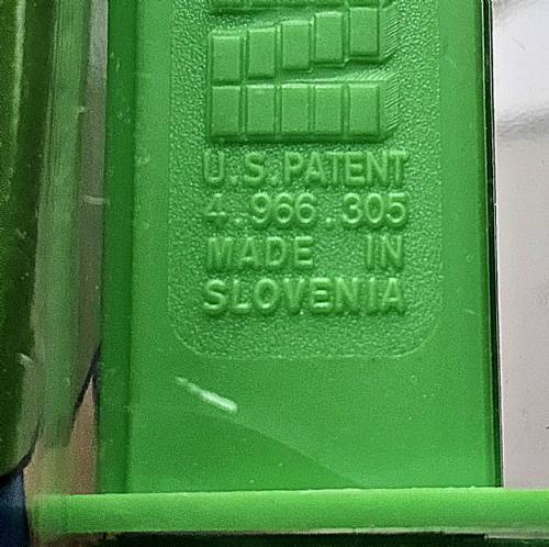 PEZ - Halloween - Misfits - Witch - Yellow Face - D