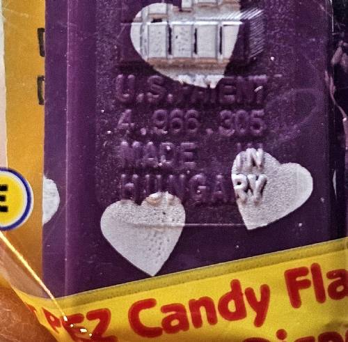 PEZ - Hearts - Valentine - Be Mine - Italic White on Dark Purple