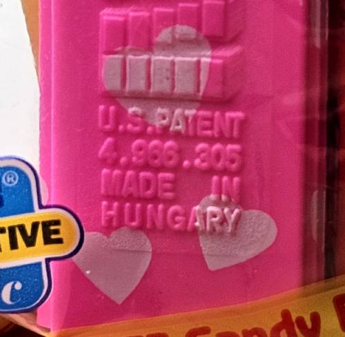 PEZ - Hearts - Valentine - Be Mine - Italic Black on Hot Pink
