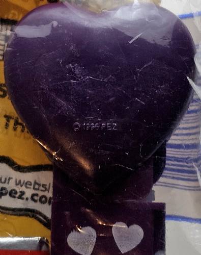 PEZ - Valentine - Best Friends - Italic White on Dark Purple