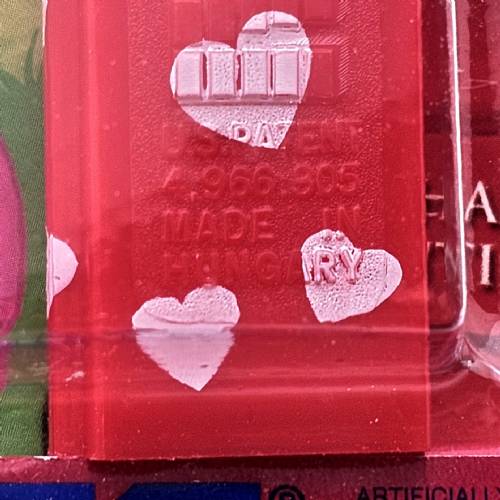 PEZ - Hearts - Valentine - Dream - Nonitalic Black on Crystal Red