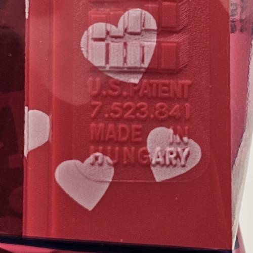 PEZ - Valentine - I ♥ U - Nonitalic Black on Crystal Red