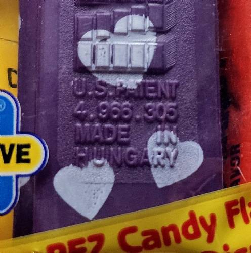 PEZ - Valentine - I ♥ U - Italic White on Dark Purple