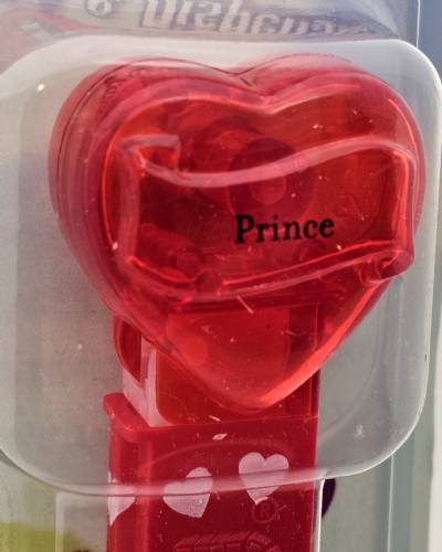 PEZ - Hearts - Valentine - Prince - Nonitalic Black on Crystal Red