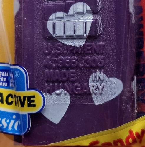 PEZ - Hearts - Valentine - Prince - Italic White on Dark Purple