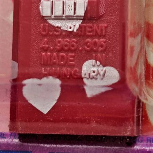 PEZ - Hearts - Valentine - Prince - Italic Black on Maroon