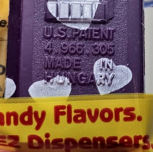 PEZ - Hearts - Valentine - Princess - Italic White on Dark Purple