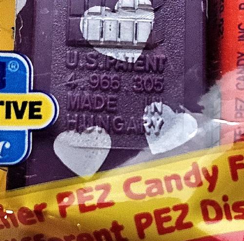 PEZ - Valentine - Sugar Sugar - Italic White on Dark Purple