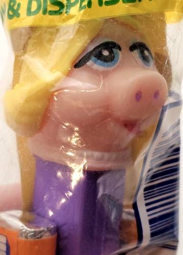 PEZ - Muppets - Miss Piggy - w/o Eyelashes - JHP Copyright - A