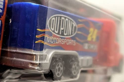 PEZ - Nascar - Haulers - Dupont