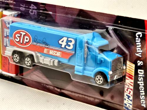 PEZ - Nascar - Haulers - STP