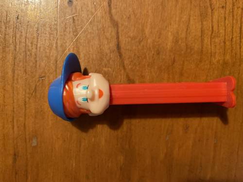 PEZ - Gas Station Boys - Aral Oil Boy - Red Hair, Black Eyes