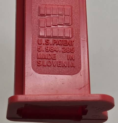 PEZ - Animated Movies and Series - Sesame Street - Elmo - Red Head