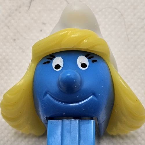 PEZ - Smurfs - Series A - Smurfette - Painted Eyes and Lashes - A