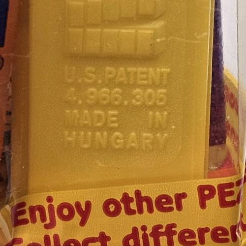 PEZ - SpongeBob SquarePants - SpongeBob in Shirt - yellow head, full shirt - A