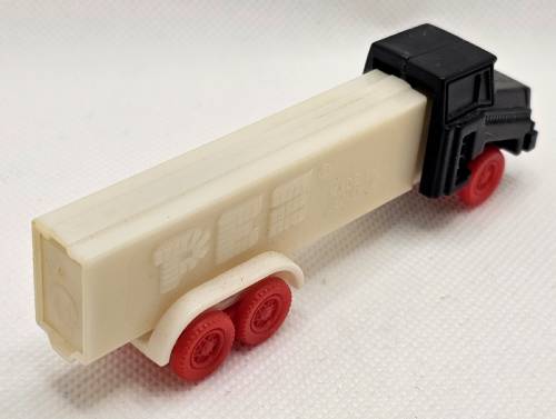 PEZ - Trucks - Misfits - Cab #R2 - Black Cab, Red Wheels - B