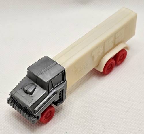 PEZ - Trucks - Misfits - Cab #R2 - Silver Cab, Red Wheels - B