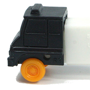 PEZ - Trucks - Misfits - Cab #R3 - Black Cab, Orange Wheels - B