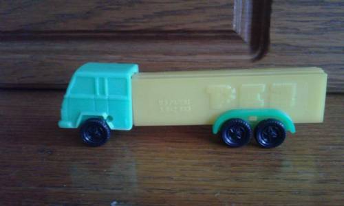 PEZ - Trucks - Series C - Cab #1 - Green Cab - B