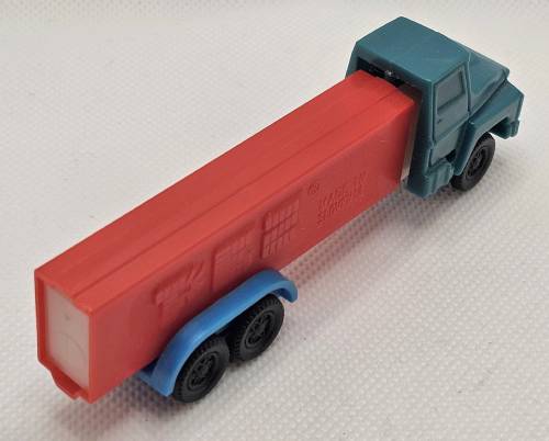 PEZ - Trucks - Series D - Cab #R1 - Blue Cab - B