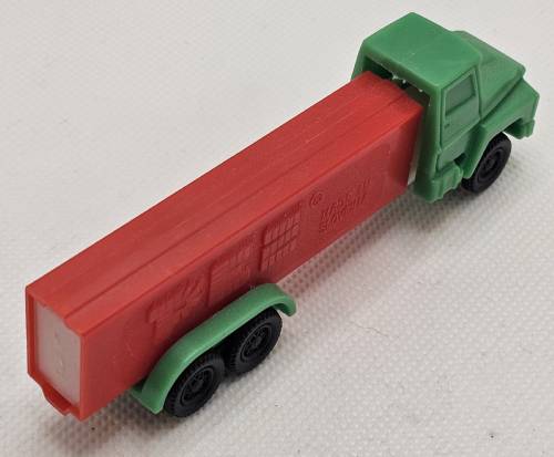 PEZ - Trucks - Series D - Cab #R1 - Green Cab - B