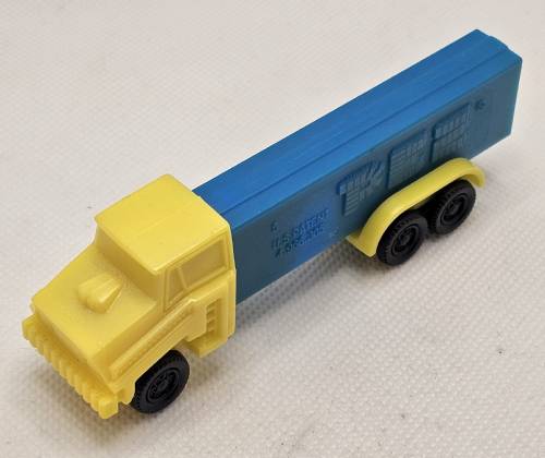 PEZ - Trucks - Series D - Cab #R2 - Yellow Cab - B