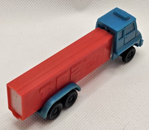 PEZ - Trucks - Series D - Cab #R3 - Blue Cab - B