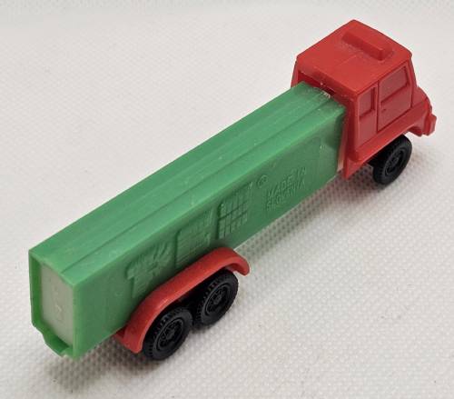 PEZ - Trucks - Series D - Cab #R3 - Red Cab - B