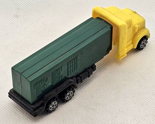 PEZ - Trucks - Series E - Truck - Yellow cab, green trailer