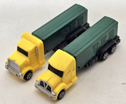 PEZ - Series E - Truck with V-Grill - Yellow cab, green trailer