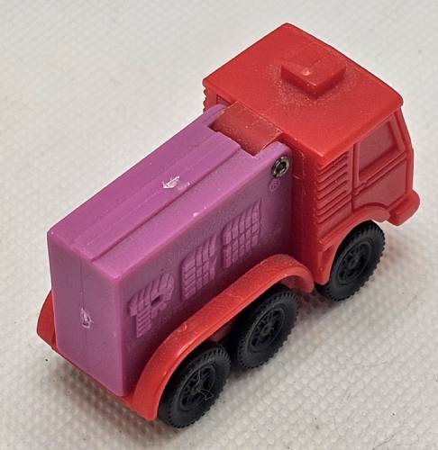 PEZ - Party Favors - Trucks - Truck - Red Cab