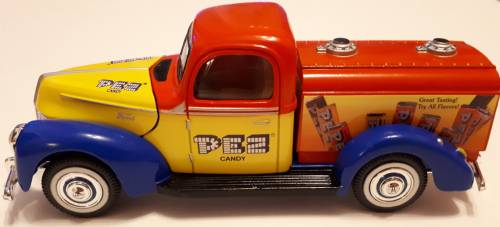 PEZ - Miscellaneous (Non-Dispenser) - 1940 Ford Truck