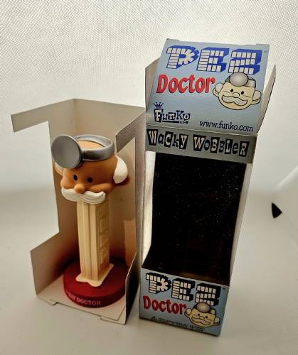 PEZ - Wacky Wobblers - PEZ Doctor