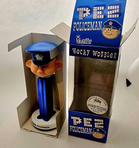 PEZ - Wacky Wobblers - PEZ Policeman